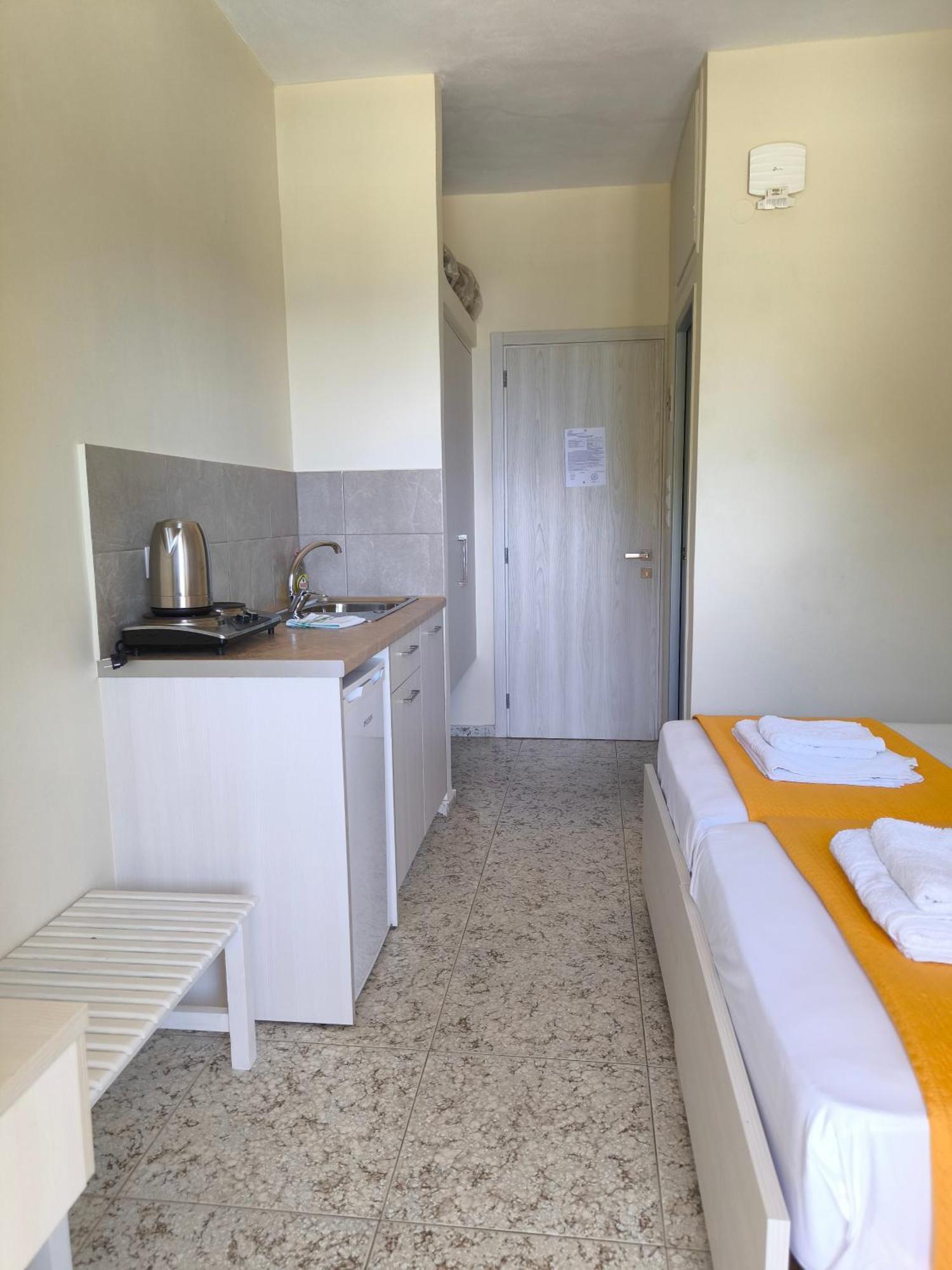 Alexia Rooms Palaiochora Quarto foto